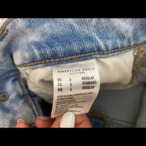 Women Jean American Eagle - Picture 3 of 3